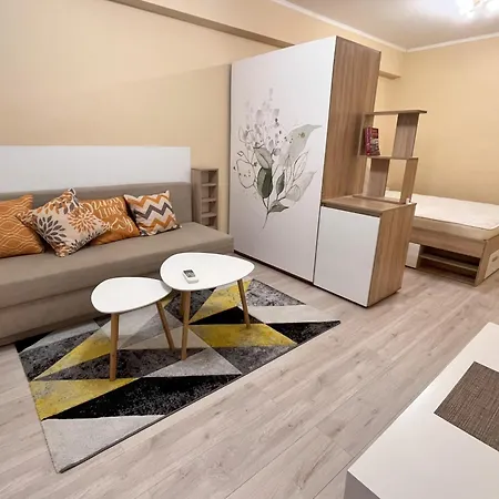 Cozy Near Center *